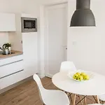Апартаменты In With Terrace, Air Conditioning, Wifi, Dishwasher, Pool 4932-1 *