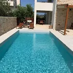 Апартаменты In With Terrace, Air Conditioning, Wifi, Dishwasher, Pool 4932-1