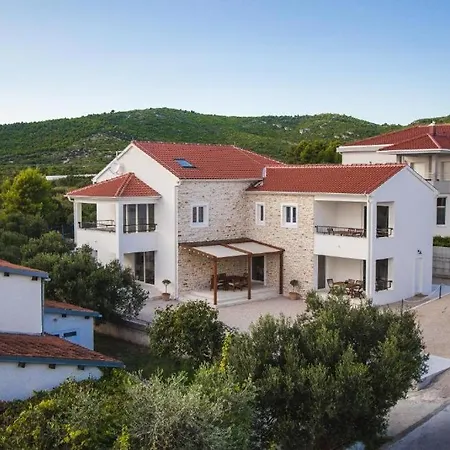 In With Terrace, Air Conditioning, Wifi, Dishwasher, Pool 4932-1 *