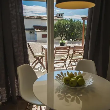 In With Terrace, Air Conditioning, Wifi, Dishwasher, Pool 4932-1 Apartamento Vodice