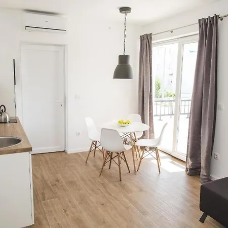 In With Terrace, Air Conditioning, Wifi, Dishwasher, Pool 4932-1 Apartamento Vodice