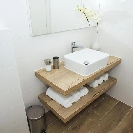 Apartment In With Terrace, Air Conditioning, Wifi, Dishwasher, Pool 4932-1 Vodice