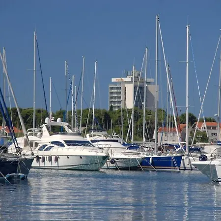 In With Terrace, Air Conditioning, Wifi, Dishwasher, Pool 4932-1 Apartment