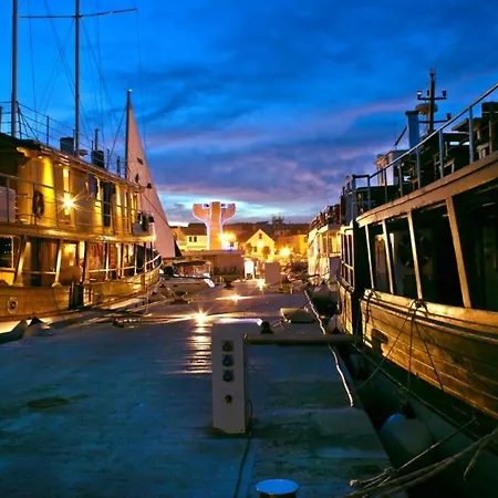 In With Terrace, Air Conditioning, Wifi, Dishwasher, Pool 4932-1