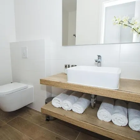 In With Terrace, Air Conditioning, Wifi, Dishwasher, Pool 4932-1