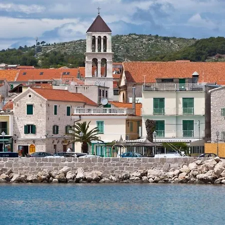 In With Terrace, Air Conditioning, Wifi, Dishwasher, Pool 4932-1 Apartamento Vodice