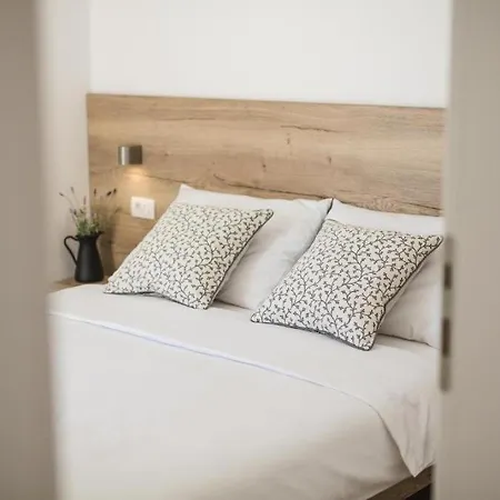 In With Terrace, Air Conditioning, Wifi, Dishwasher, Pool 4932-1 Vodice