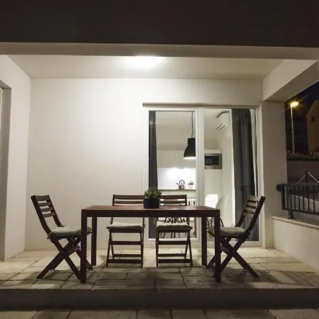 In With Terrace, Air Conditioning, Wifi, Dishwasher, Pool 4932-1 Apartment Vodice