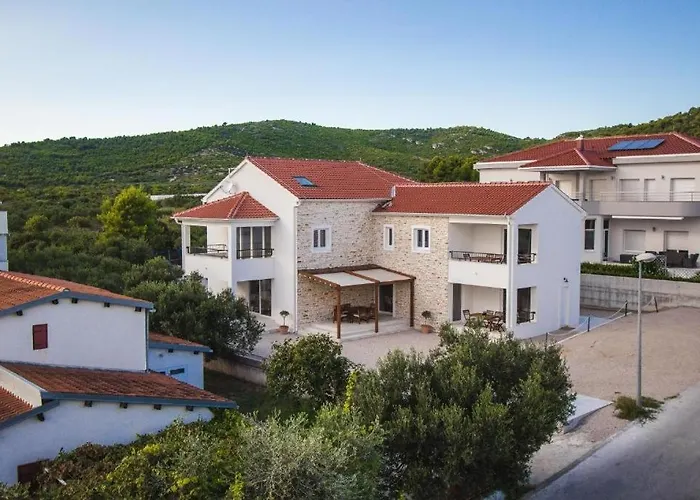 In With Terrace, Air Conditioning, Wifi, Dishwasher, Pool 4932-1 *