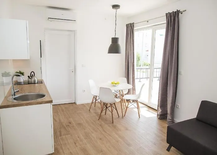 In With Terrace, Air Conditioning, Wifi, Dishwasher, Pool 4932-1 Apartman Vodice