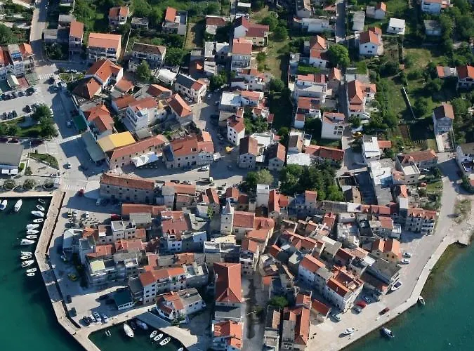 In With Terrace, Air Conditioning, Wifi, Dishwasher, Pool 4932-1 *