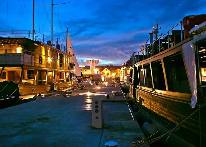 In With Terrace, Air Conditioning, Wifi, Dishwasher, Pool 4932-1