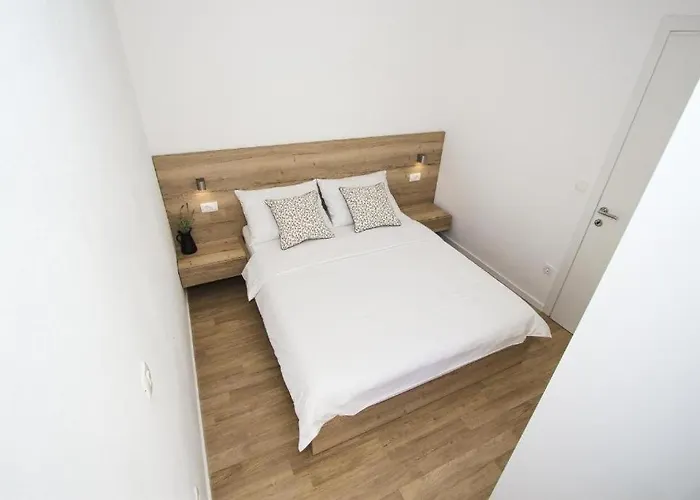 In With Terrace, Air Conditioning, Wifi, Dishwasher, Pool 4932-1 Apartman *