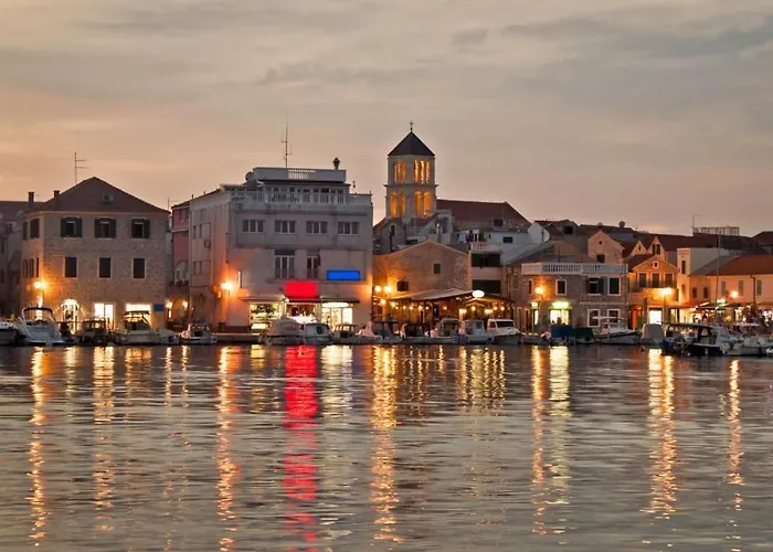 Apartman In With Terrace, Air Conditioning, Wifi, Dishwasher, Pool 4932-1 *